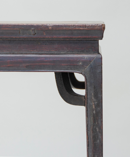 square table, detail