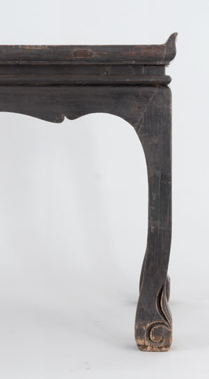 Cabriole-Leg Table