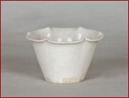 foliate shaped porcelain wine cup